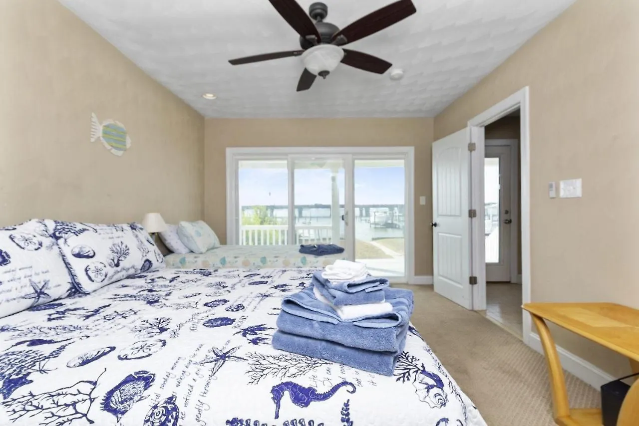 Water Front Delight On The Bay Home Norfolk 0*,  United States